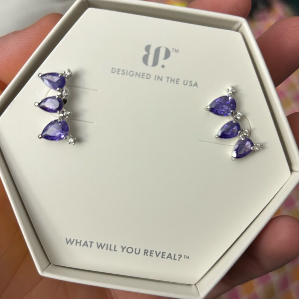 Bp’s happiness found earrings